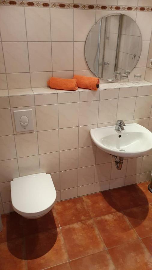 ホテル Dazwischen Uebernachten Kammerforst エクステリア 写真